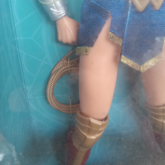 Wonder Woman 12” Doll Mattel Battle Ready Action Figure Gal Gatot Justice League - Picture 8 of 8